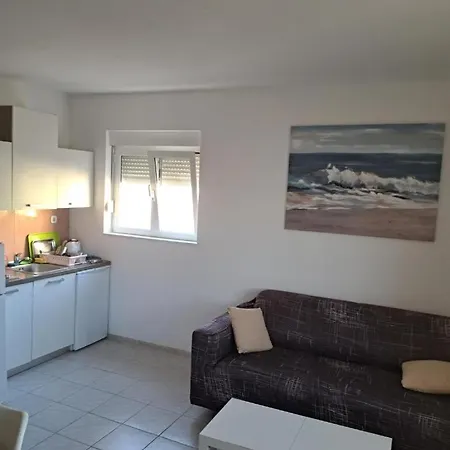 Arta 2 Apartment